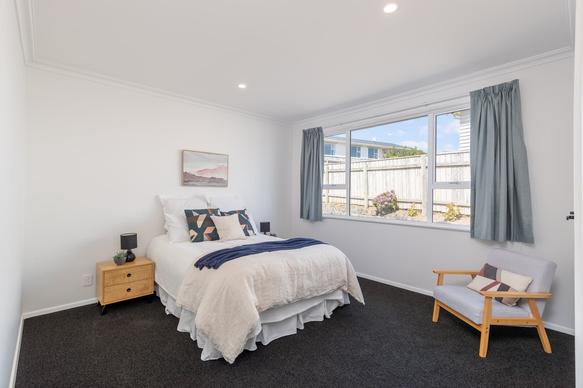 Window replacement can be a specific task depending on your window frame's shape and size. Lucky for you, our team specialises in window replacements.
